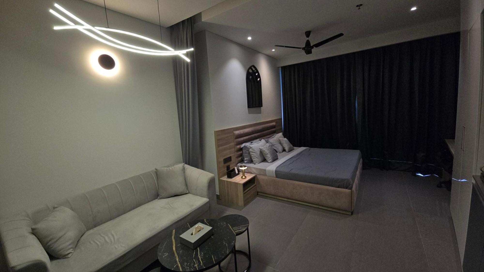 The Luxe Living Hotel Noida Exterior photo